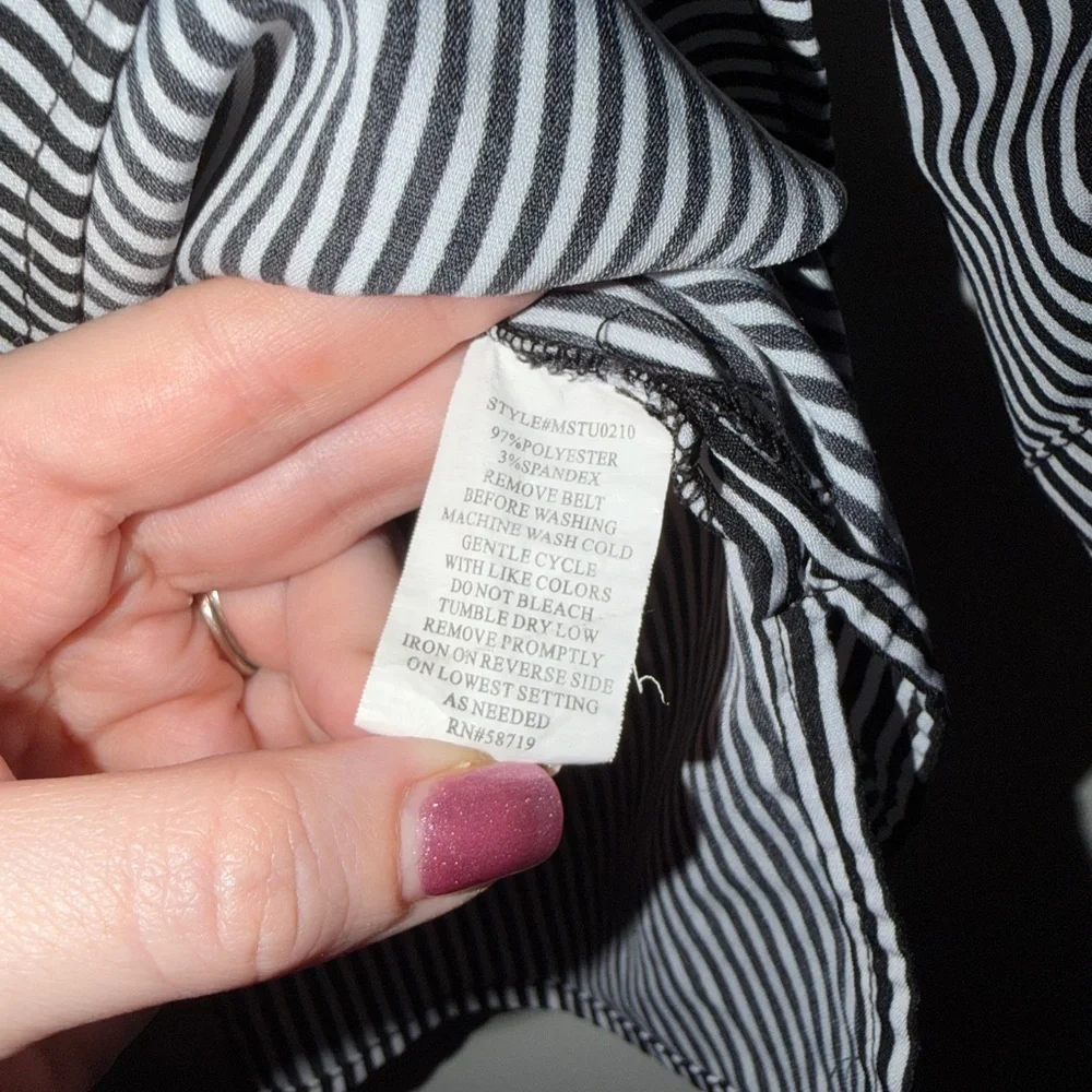 Notations Black White Striped Belted Blouse XL Roll Tab Sleeve - Picture 9 of 9